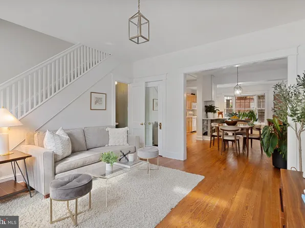 2009 37th St NW, Washington, DC 20007