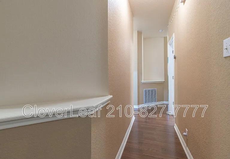 22714 Sabine Smt — Photo 28