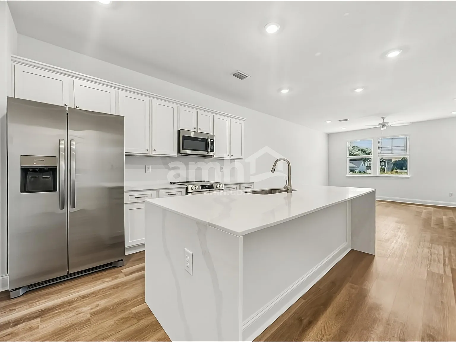 3 bed, 2.5 bath, 1840 sqft, $2,370 — Photo 3