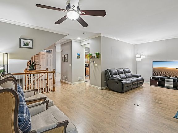 3rd image of 343 Arbor Glen Blvd