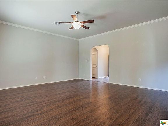 2nd image of 415 Dandridge Dr