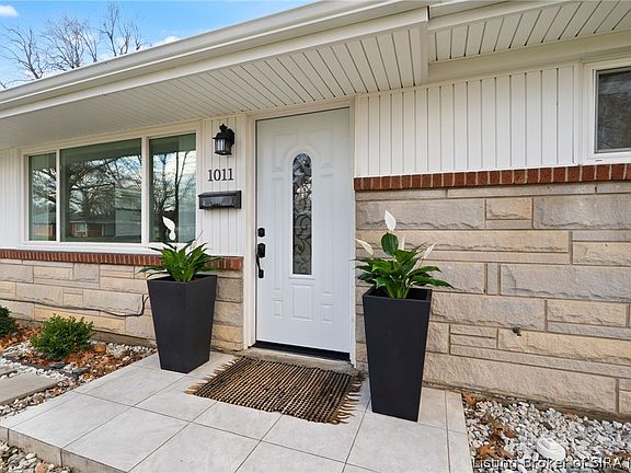 2nd image of 1011 Sharon Drive