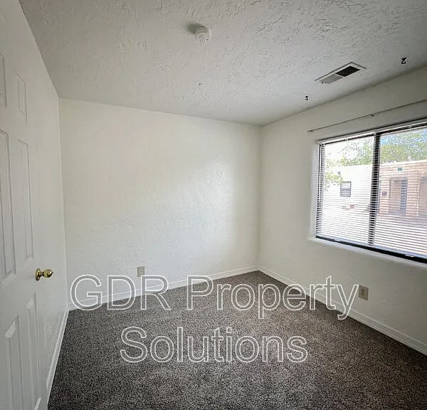 3529 Ross Ave SE — Photo 29
