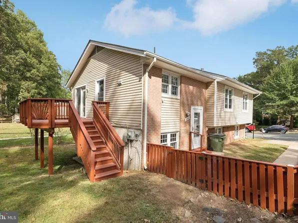 12526 Oakwood Dr, Woodbridge, VA 22192