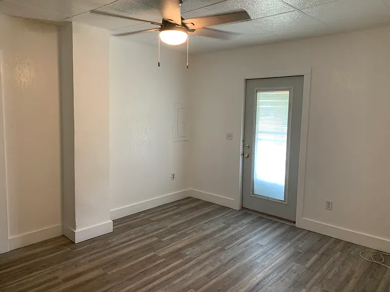 120 W Burr Oak St #3 — Photo 2