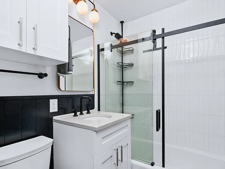 1309 W Melrose St — Photo 18