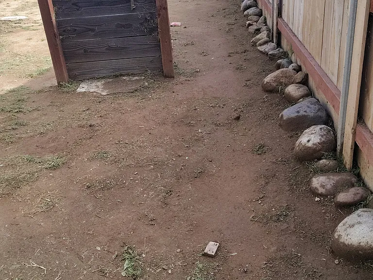 Backyard horseshoe pits