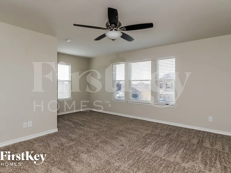 2410 Yaupon Cyn — Photo 9