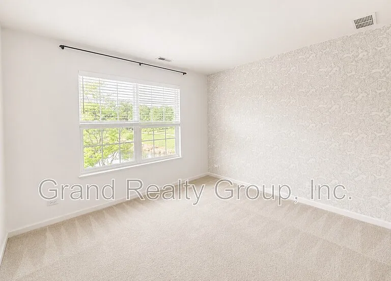 376 S Jade Ln — Photo 16
