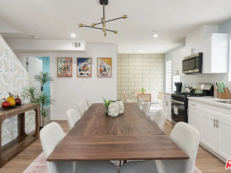 1341 N Mariposa Ave — Photo 3