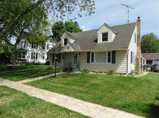 207 4th Ave NW, Waukon, IA 52172