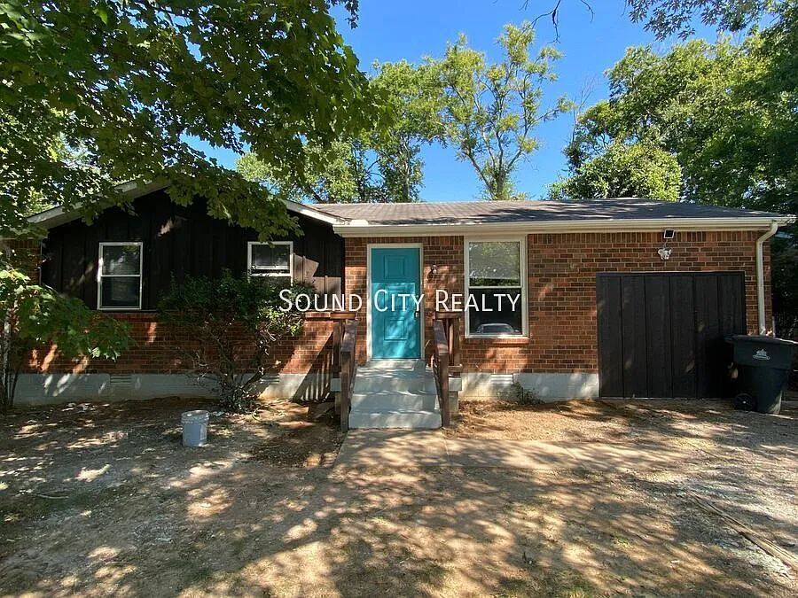 3232 Hinkle Dr