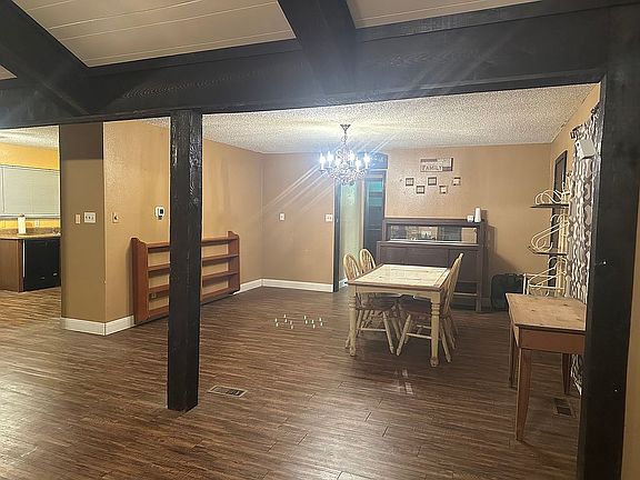 5th image of 220 Golf Club Dr