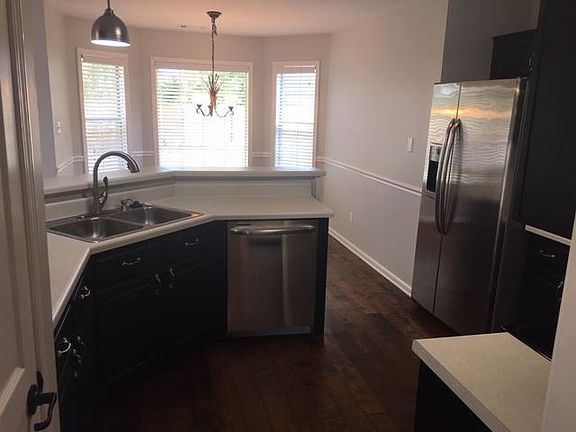 5th image of 1356 River Bank Dr