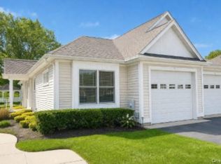 5 White Oak Court #5, Coram, NY