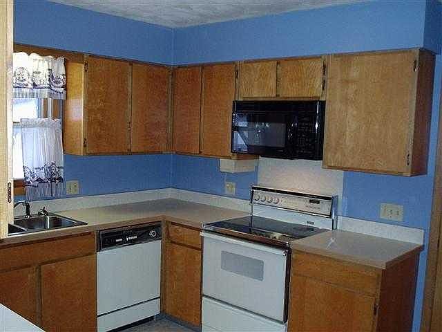 2nd image of 58135 Orchard Ln