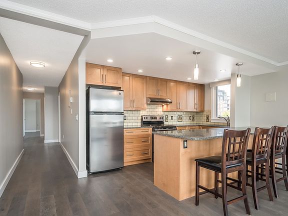 5th image of 15111 Russell Ave #412