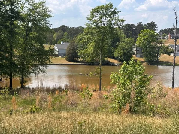 22 King Cir, Greenwood, SC 29649