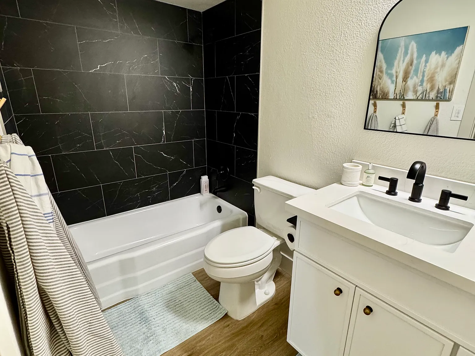 3 bed, 1958 sqft, $3,500 — Photo 3