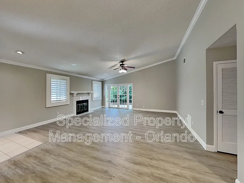 3 bed, 2.0 bath, 1487 sqft, $2,349 — Photo 3