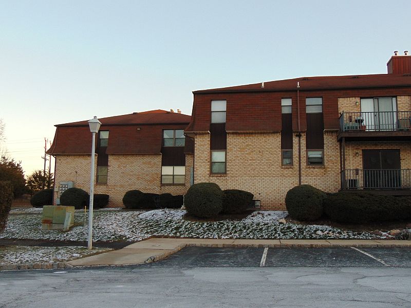 2nd image of 1116 Normandy Ct #1116