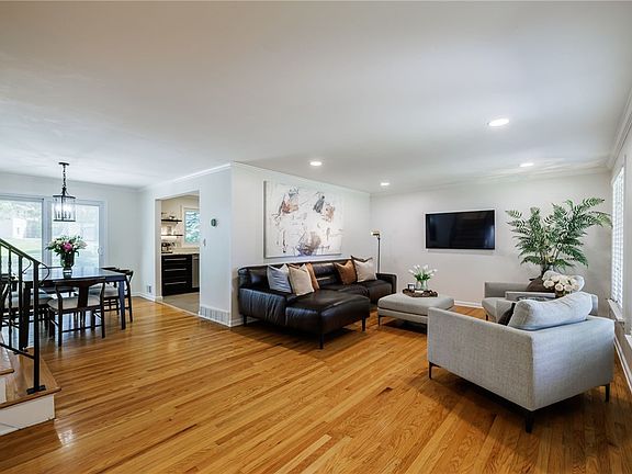 5th image of 80 Barnfield Rd