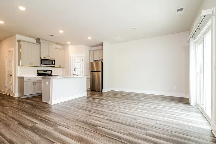 306 Ellis Mill St — Photo 5