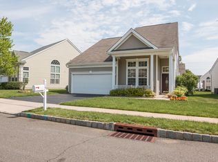 19 Stony Path Dr, Dayton, NJ 08810