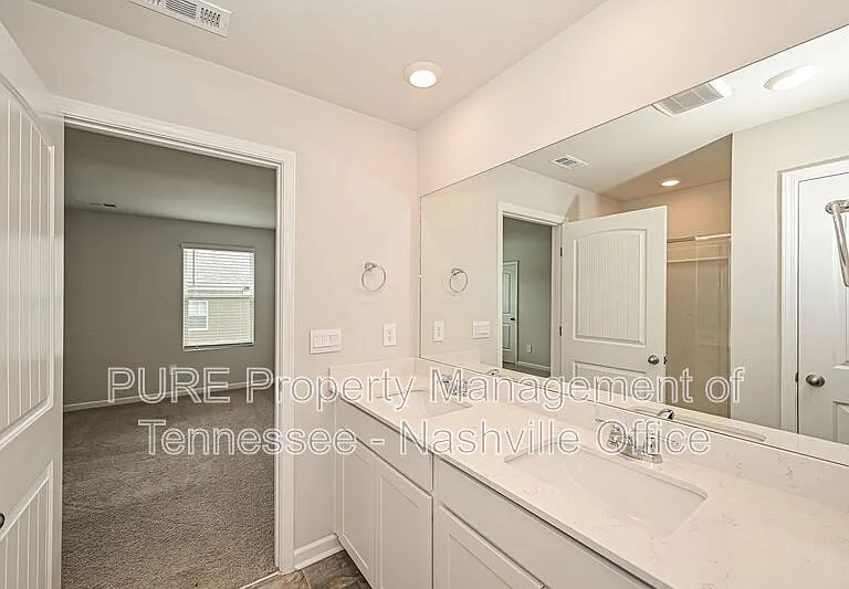 405 Augustine Dr — Photo 13