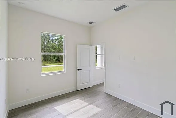 710 Peacock Ave — Photo 5