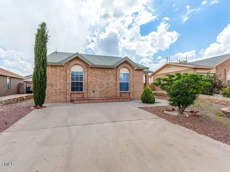 12494 Tierra Bella Dr — Photo 2