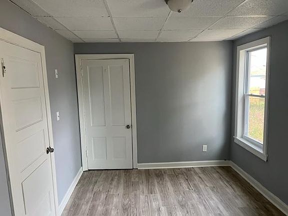 5th image of 9325 Chelsea Ave #1