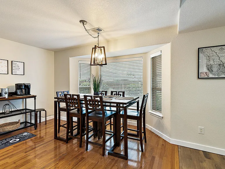 2327 Jeremy St — Photo 16