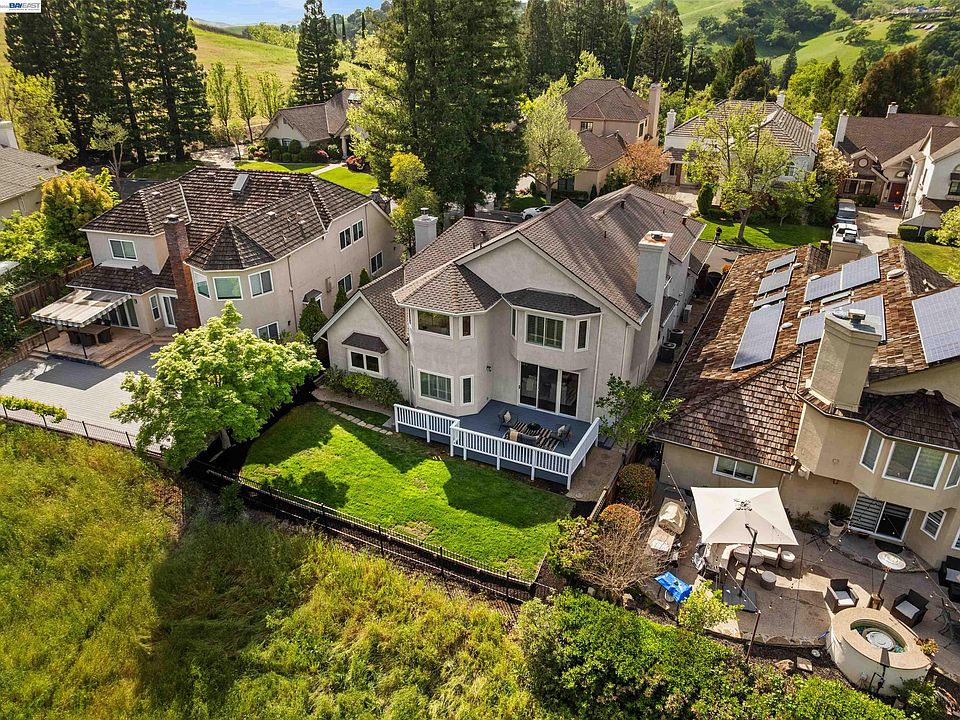 1st image of 696 Blue Spruce Dr