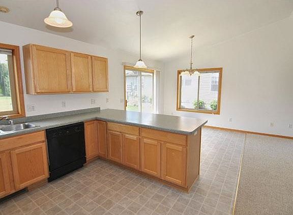 3rd image of 1833-1835 Cedarbrook Ln