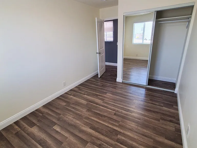 445 25th St #3 — Photo 14