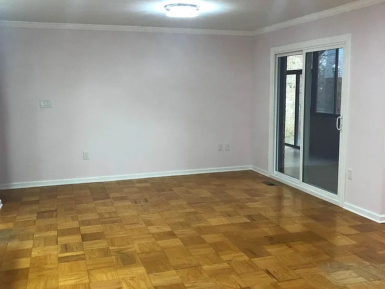 1 Stonehenge Cir #2 — Photo 18