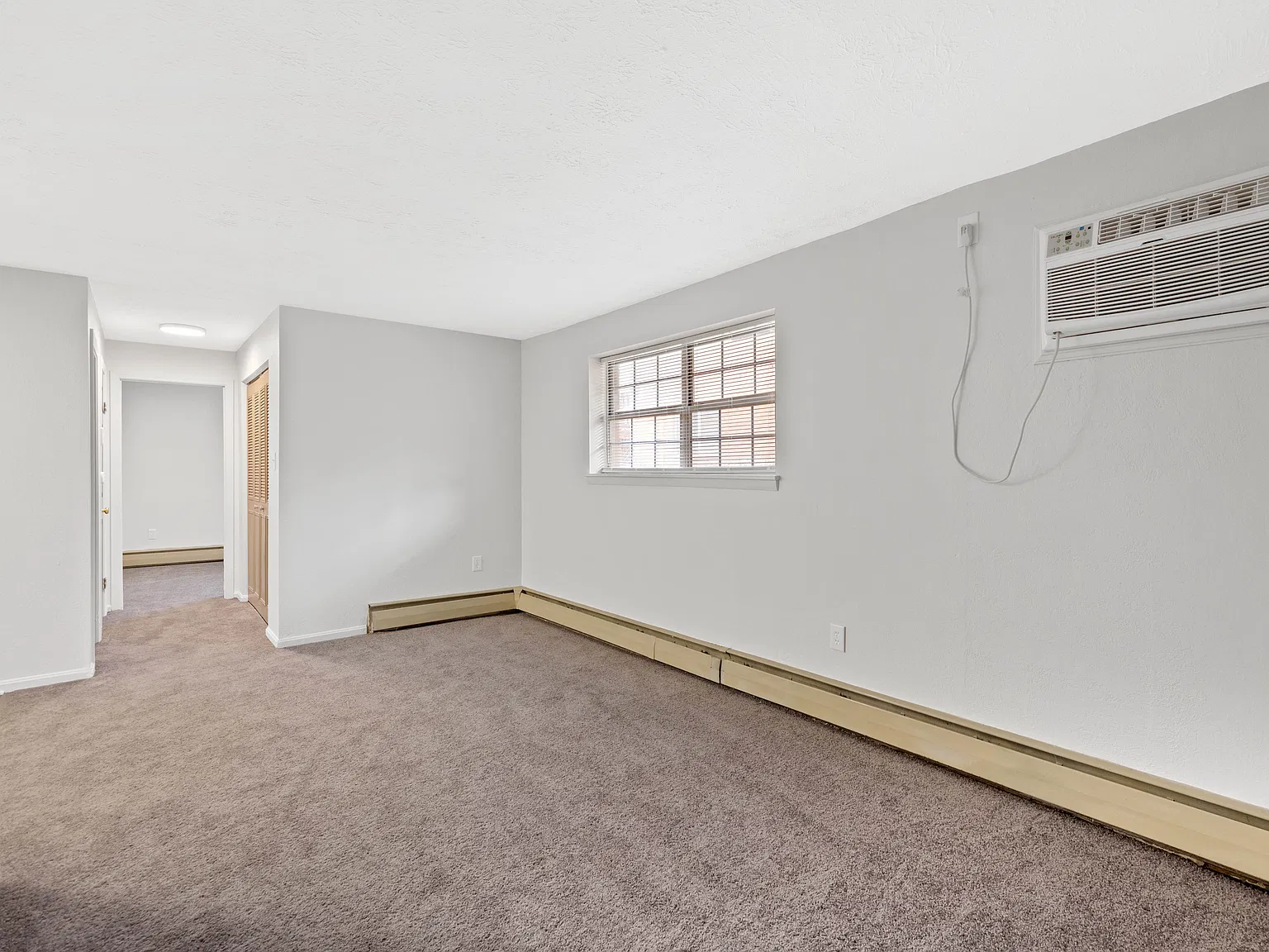 1 bed, 608 sqft, $895 — Photo 2