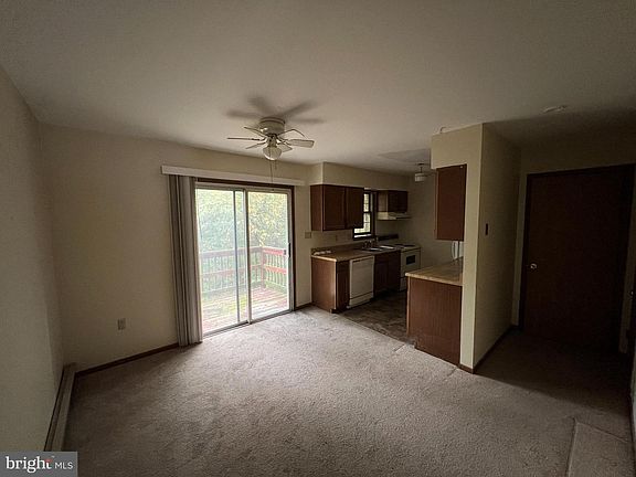 3rd image of 80 Ashford Dr