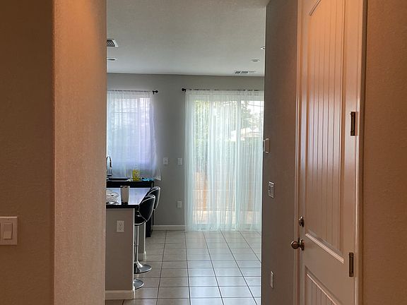 2nd image of 107 Belle Harbor Cir