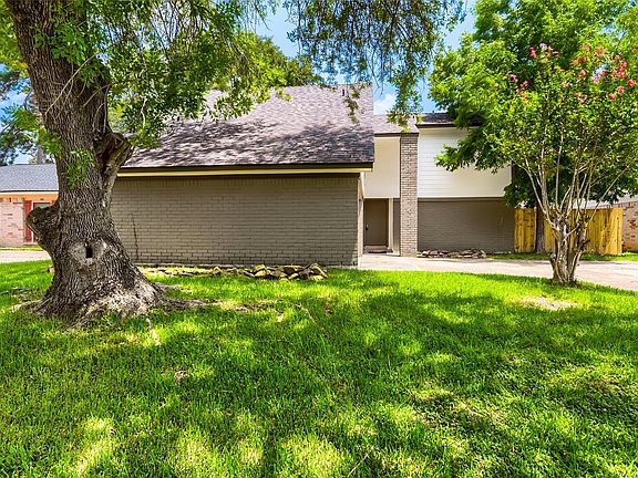2nd image of 5819 Culross Close