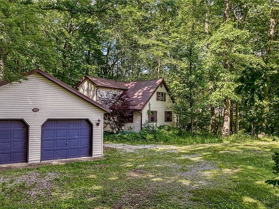 4th image of 9249 Gilbert Rd