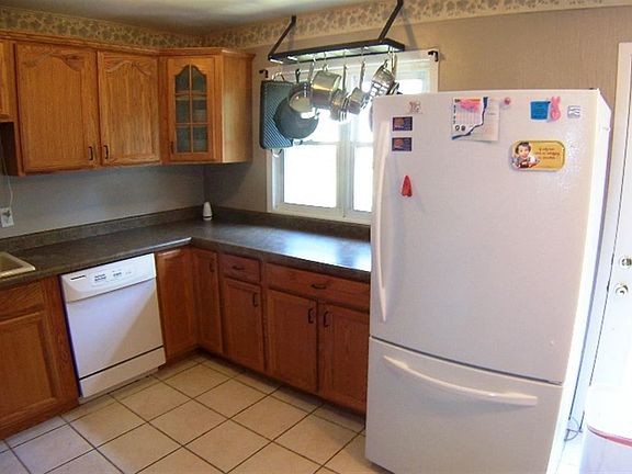 3rd image of 612 Cherry Street Ct