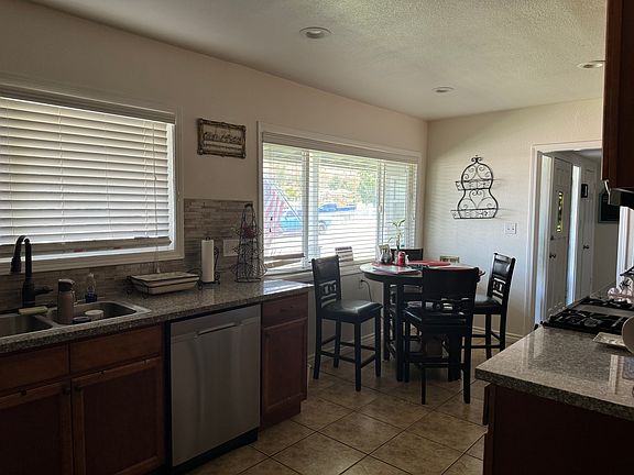 2nd image of 4755 Genevieve St #2