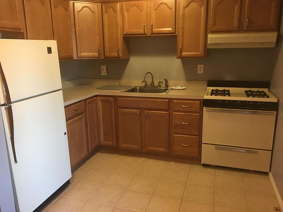 2nd image of 180 Princeton Ave APT 2