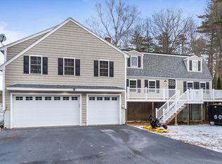 102 N Pond Rd, Chester, NH 03036