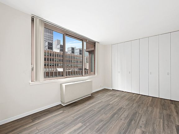 5th image of 235 E 40th St APT 22D