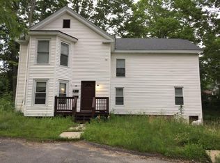 27 Lewis St, Athol, MA 01331