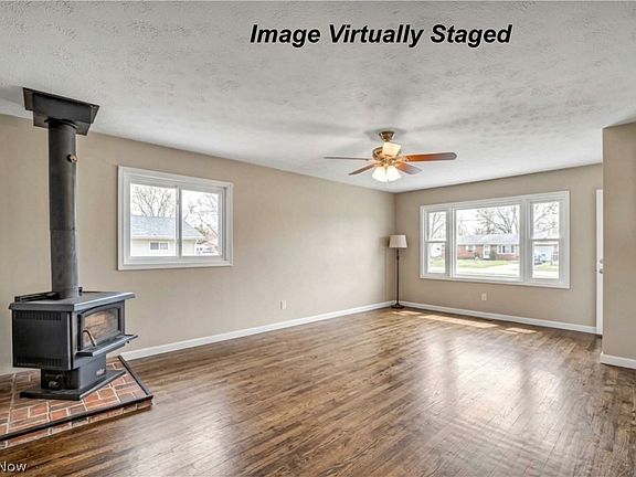 4th image of 977 Lloyd Rd