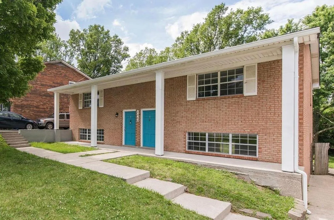 1362 Dix Dr — Photo 1